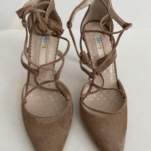 BODEN LILlE SUEDE TASSEL HEEL SIZE 6. LIKE NEW